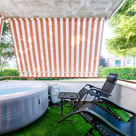 Wolf House - Peschiera Holiday - Jacuzzi Privata Пескьера-дель-Гарда Экстерьер фото