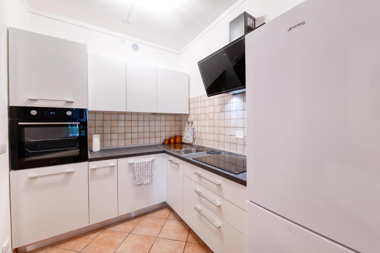 Wolf House - Peschiera Holiday - Jacuzzi Privata Пескьера-дель-Гарда Экстерьер фото