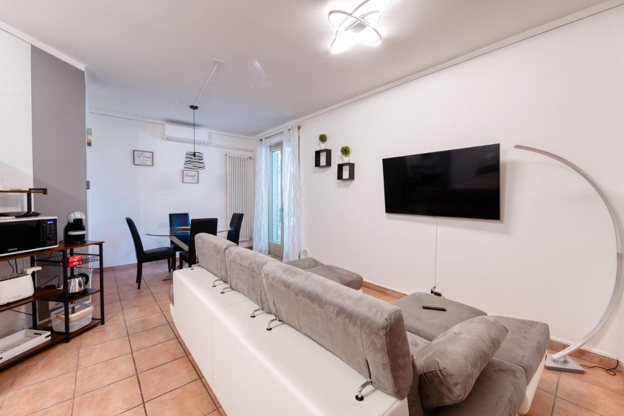 Wolf House - Peschiera Holiday - Jacuzzi Privata Пескьера-дель-Гарда Экстерьер фото